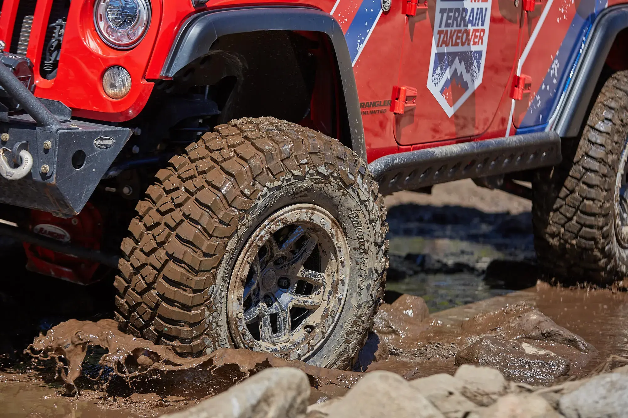 Pneu BFGOODRICH MUD TERRAIN T/A KM3 Pneu 4 saisons caractéristiques-et-avantages-1 16/9