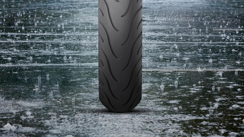 Tyre MICHELIN PILOT STREET features-and-benefits-1 16/9