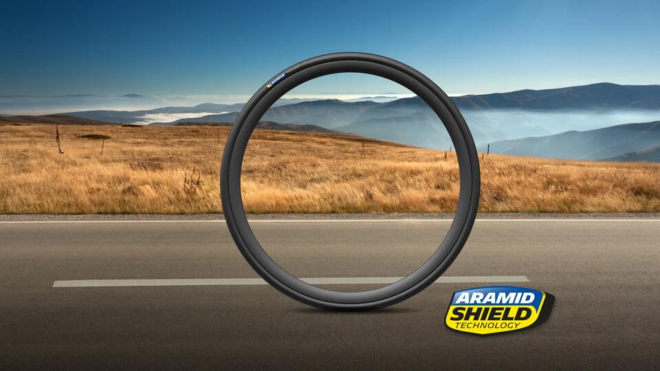 Pneu MICHELIN POWER CUP TT Avant et arrière caractéristiques-et-avantages-2 16/9