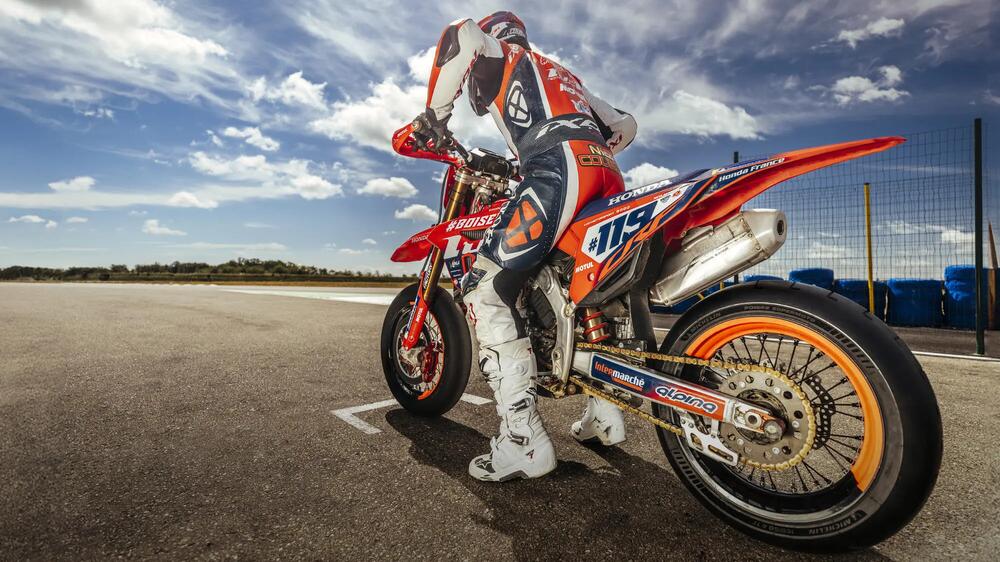 Neumático MICHELIN POWER SUPERMOTO características-y-beneficios-3 16/9