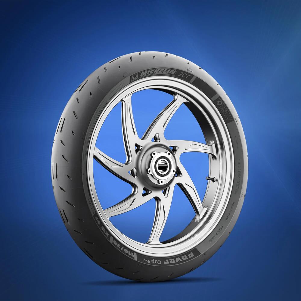 Tyre MICHELIN POWER CUP EVO All-season tyre features-and-benefits-1 Square