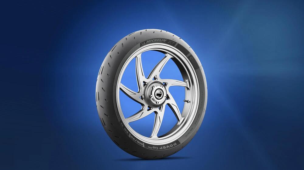 Llanta MICHELIN POWER CUP EVO Llantas para todas las estaciones características-y-beneficios-1 16/9