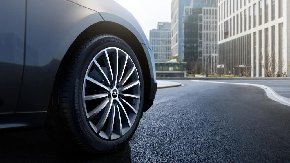 Tyre MICHELIN LATITUDE SPORT 3 Summer tyre features-and-benefits-3 16/9