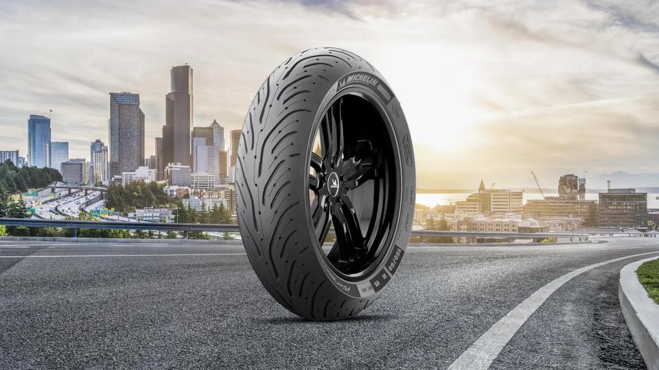Tyre MICHELIN PILOT ROAD 4 SC features-and-benefits-2 16/9