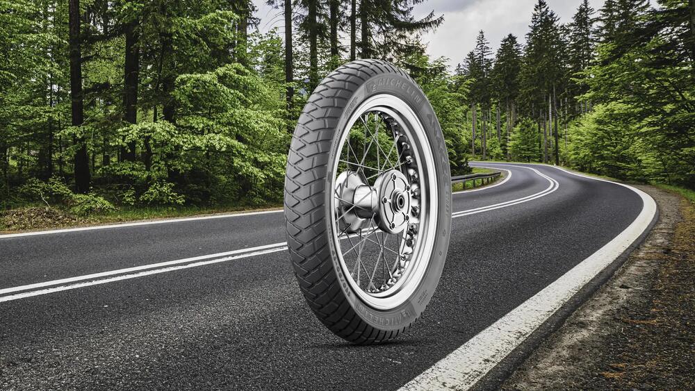 Tyre MICHELIN ANAKEE STREET features-and-benefits-1 16/9