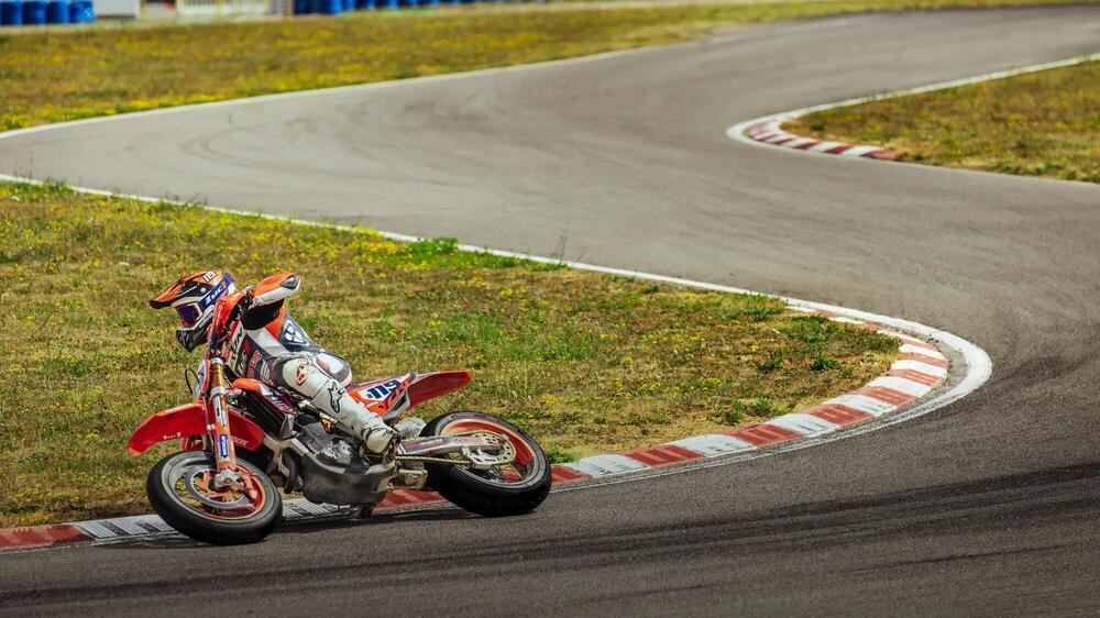 Reifen MICHELIN POWER SUPERMOTO Eigenschaften-und-Vorteile-2 16/9