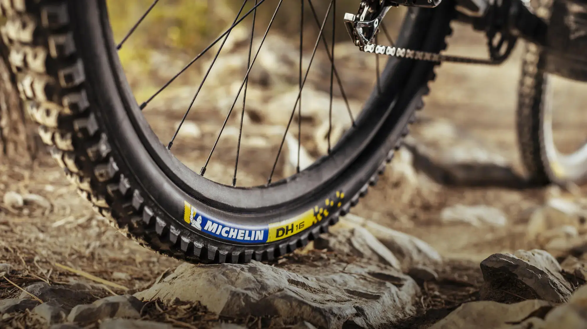 bi-156_tire_michelin_dh-16_ja-