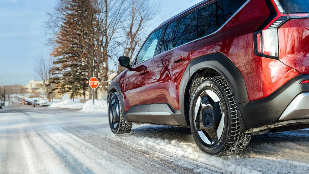 Dekk MICHELIN X-ICE SNOW+ Vinterdekk egenskaper-og-fordeler-1 16/9