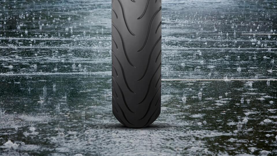 Tyre MICHELIN PILOT STREET features-and-benefits-1 16/9