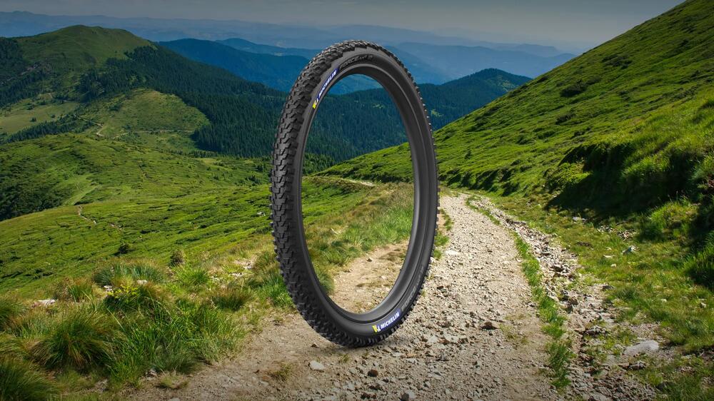 Pneu MICHELIN FORCE AM2 Avant et arrière caractéristiques-et-avantages-1 16/9