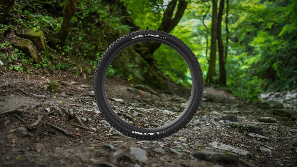 Opona MICHELIN FORCE AM Przednia i tylna Cechy i zalety-3 16/9