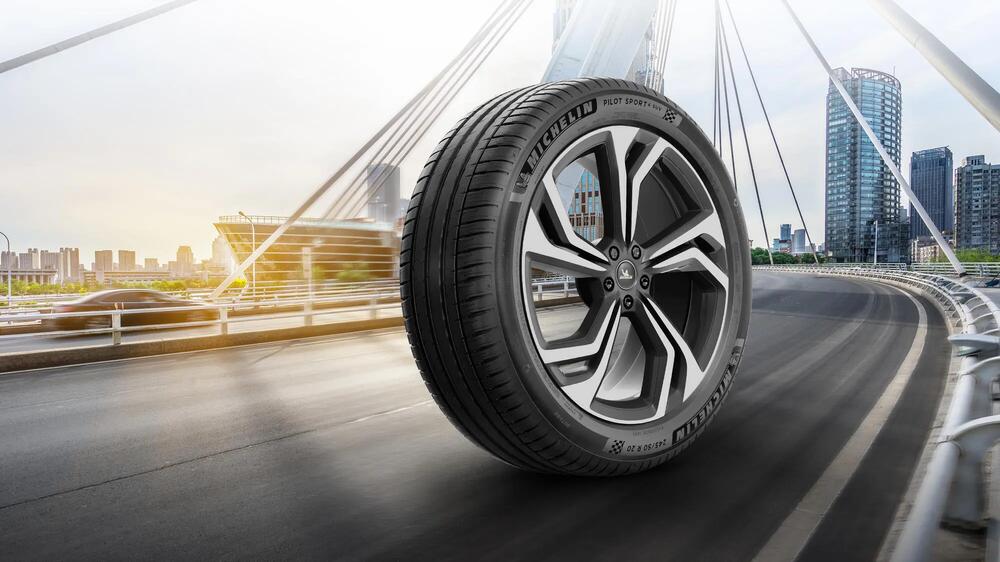 MICHELIN PILOT SPORT 4 SUV Summer tyre