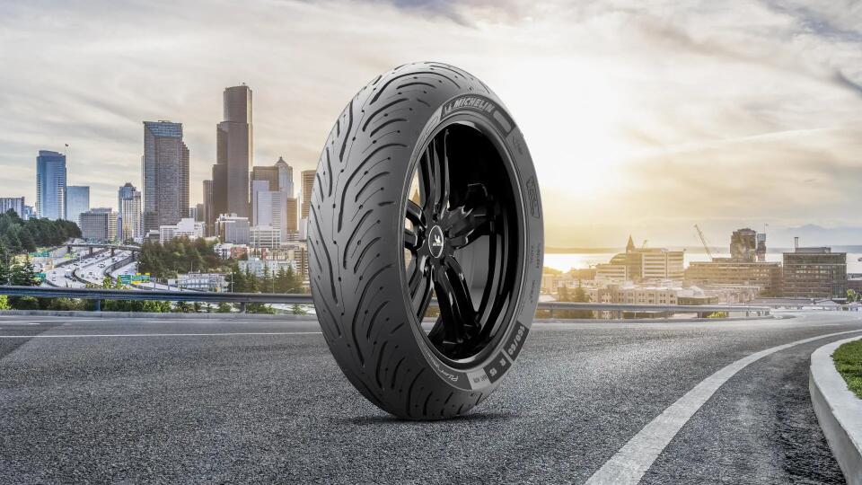 Tyre MICHELIN PILOT ROAD 4 SC features-and-benefits-2 16/9