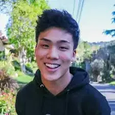 Tire MICHELIN DEFENDER LTX PLATINUM All-season tire review-media-2 Square